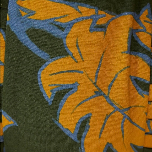 NWT FARM RIO Green Foliage Sketch Crop Top size L
🚨FIRM PRICE NO DISCOUNT - Picture 4 of 10